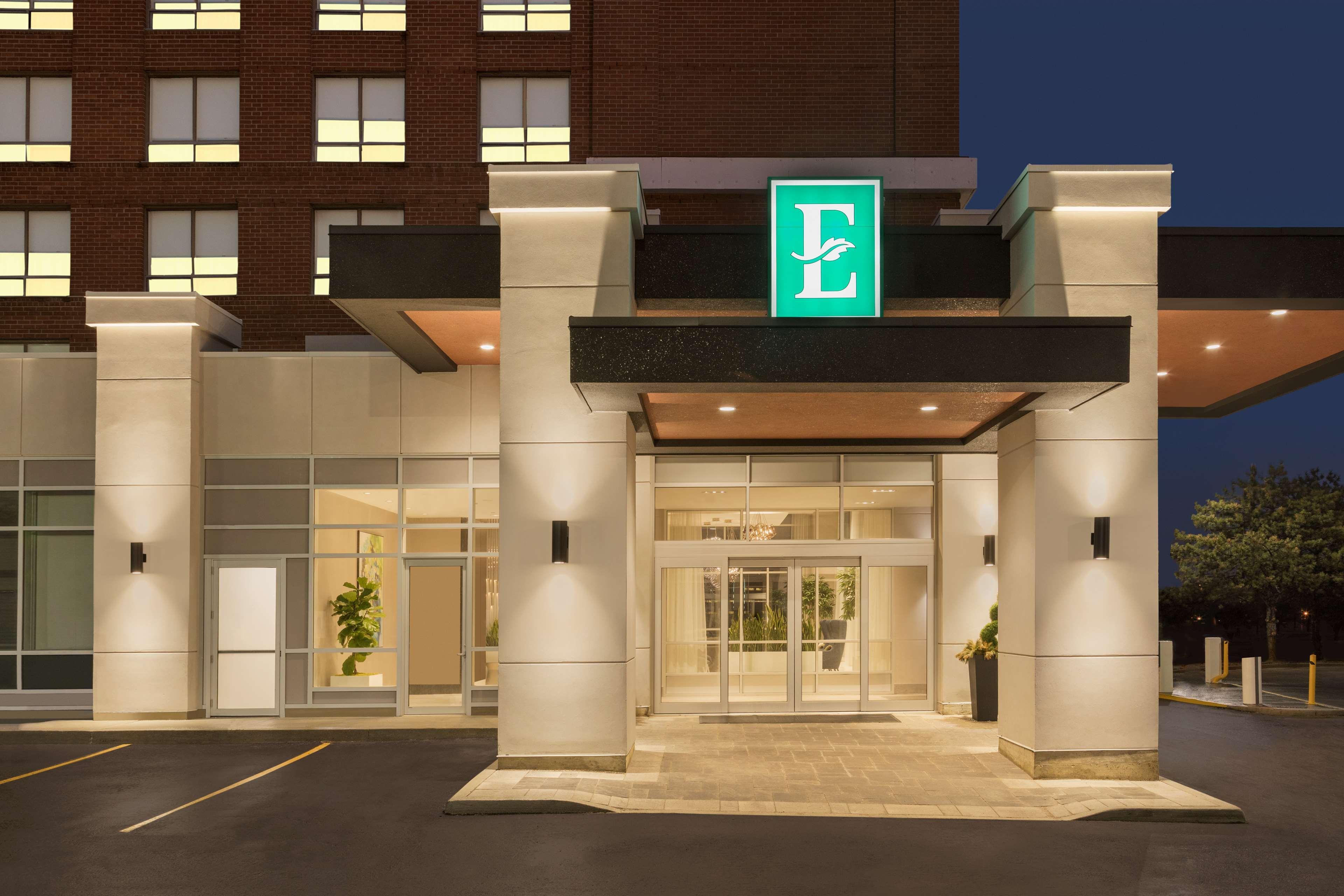 Embassy Suites By Hilton Toronto Airport Exterior photo